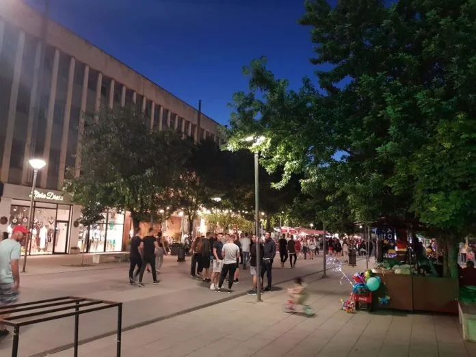 Mitrovica challenges state, cafes don't close at 9:00 p.m.