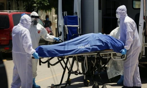 Cerca de 900 muertos de COVIED-19 en México