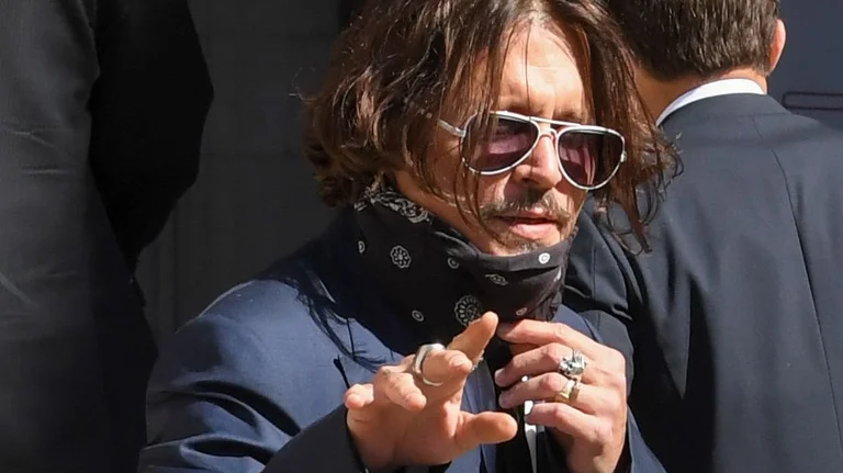 Giorno due del processo Depp: La mia ex moglie è una strega