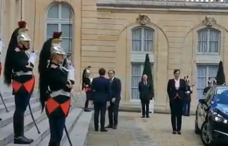 Premierminister Hoti wird von Präsident Macro im Elisee Palace erwartet