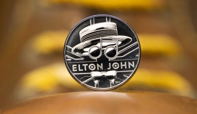 Elton John consigue su moneda