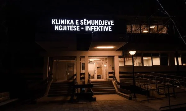 Nisin hetimet për 6 vdekjet e dyshimta në QKUK