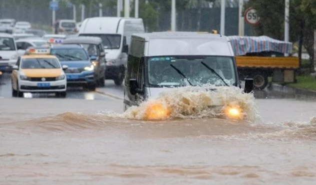 Pas koronavirusit, Wuhanin e merr edhe uji