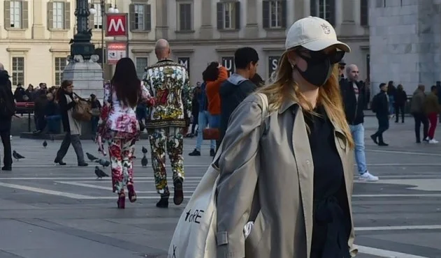 Italianët në frikë nga vatrat e reja me COVID-19, forcojnë kontrollet dhe masat