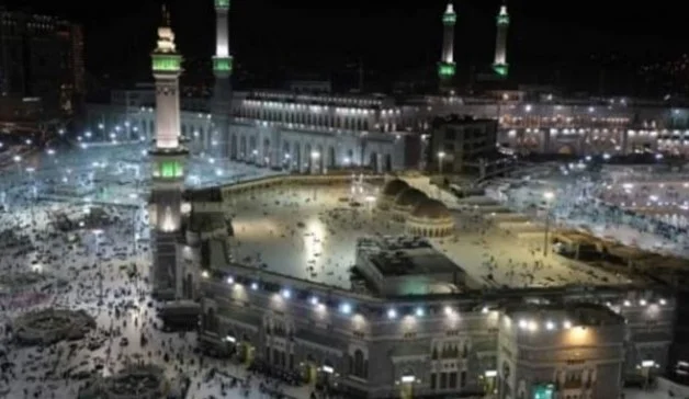 ​Arabia Saudite detyron përdorimin e maskës gjatë Haxhit