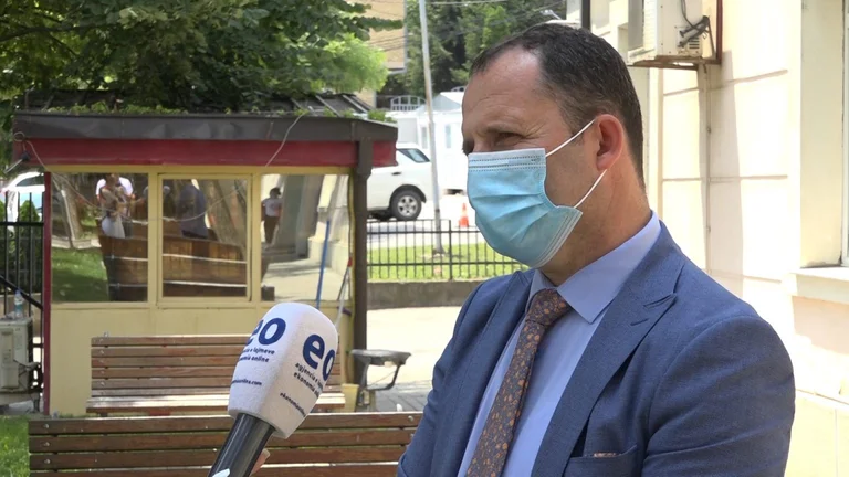 MSh-ja rekruton 200 specializantë, testime për Coronavirus edhe në klinikat private