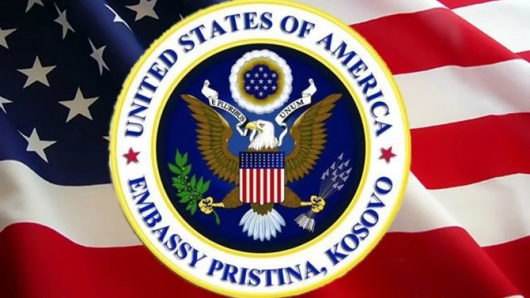 Ambasada e SHBA-së, qytetarëve në Kosovë: Covid-19 është i vërtetë – bartni maskën, mbani distancën
