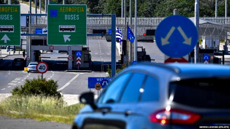 Nga sot, Greqia ndalon hyrjen e qytetarëve serbë