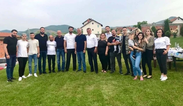 Thaçi te familjet e Ymer dhe Skënder Alushanit: Lavdi e përjetshme gjakut të të rënëve