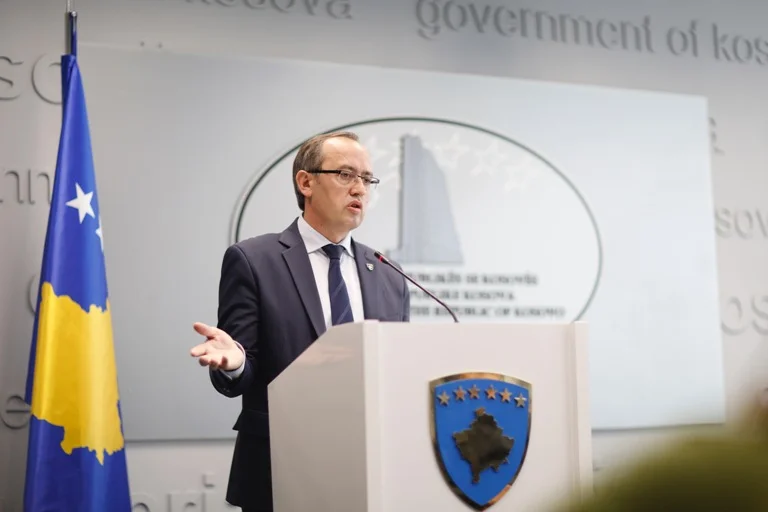 Hoti: Jemi në pritje të ftesës nga Amerika, Kryeministri udhëheq dialogun