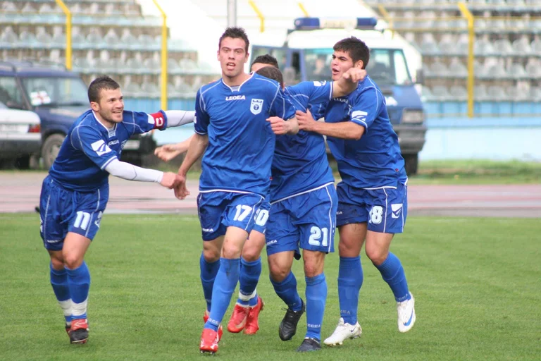 Futbollistit shqiptar i vdes babait, pak para ndeshjes së sotme
