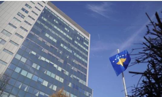 Reduktohet numri i të punësuarve nëpër institucione