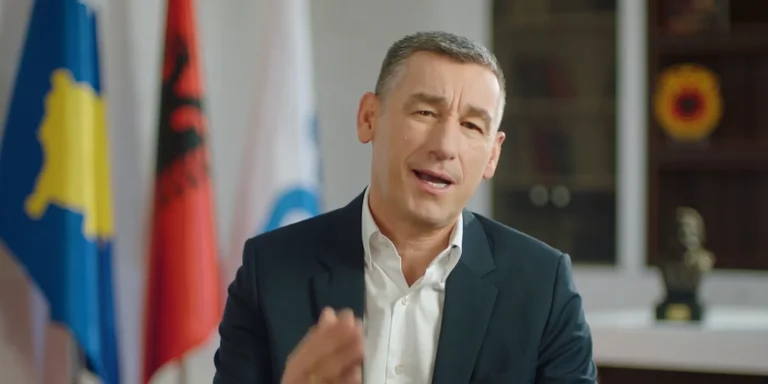 Kadri Veseli mesazh për bashkëluftëtarët dhe qytetarët që i dolën në mbrojtje (VIDEO)