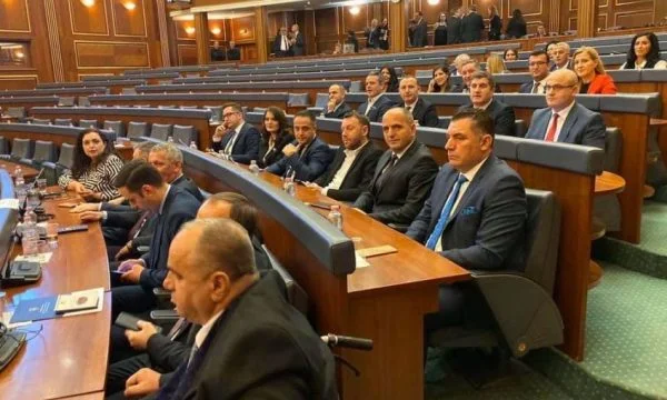Katër deputetë të LDK’së dalin pozitiv me koronavirus
