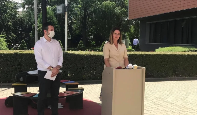 Megjithëse e llogaritë si jolegjitime, VV ia kritikon Hotit rritjen e kabinetit qeveritar
