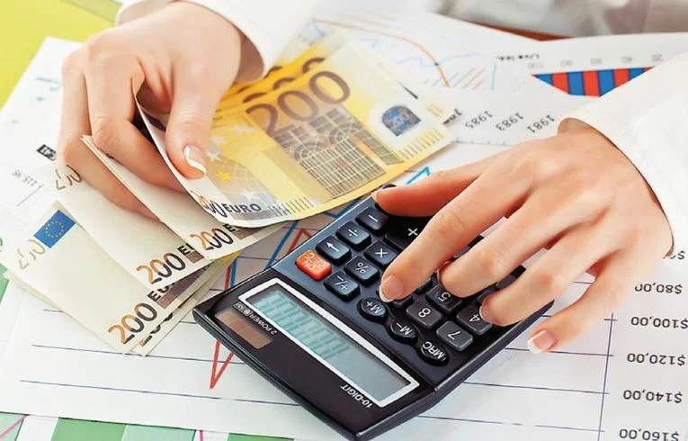 Buxheti prej 2.4 miliardë euro u planifikua për 21 ministri, problem menaxhimi i projekteve