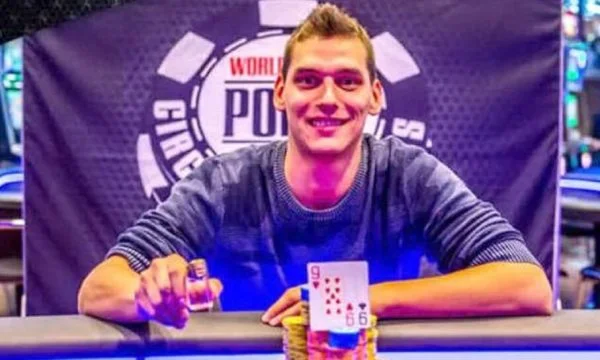 Mposhti leukeminë, por u infektua me koronavirus – vdes kampioni i ri i Pokerit