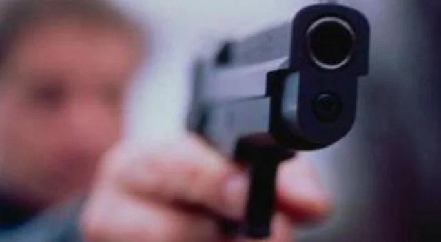Tragjedi sociale: Shkon për ta lypë borxhin, i biri i zotit të shtëpisë e gjuan me armë