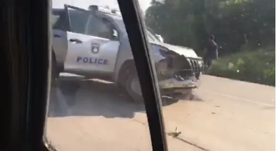 Vetura e policisë përfshihet në aksident trafiku në Landovicë