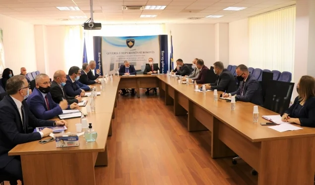 ​Veliu takohet me kryeshefat e agjencive të MPB-së