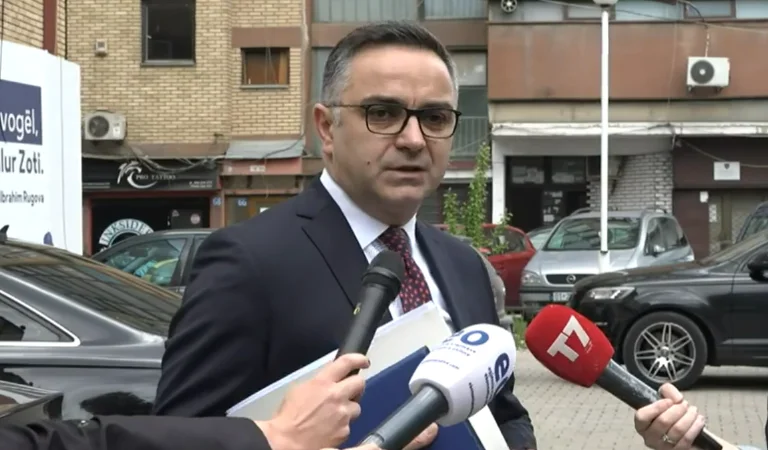 Zv.kryeministri Tahiri thotë që nuk ka diskutime mbi PDK-në në qeveri