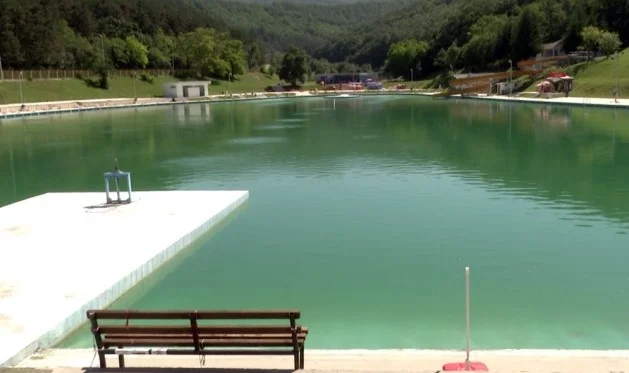 Pishina e Gërmisë mbetet e mbyllur, Llapashtica thotë se i plotësuan kushtet