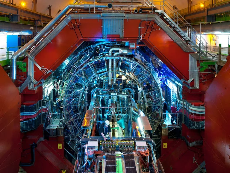 CERN-i që zbuloi grimcën e Zotit, tash zbulon një grimcë ekzotike krejt të panjohur