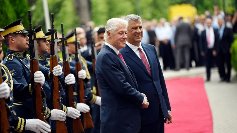 Russian sputnik: The charge of Thaci, the carrots for Vuciqi, if Hashim is convicted, should be imprisoned too, Bill Clinton.