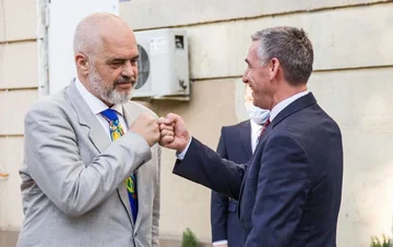 Pamje nga takimi mes Edi Ramës dhe Kadri Veselit