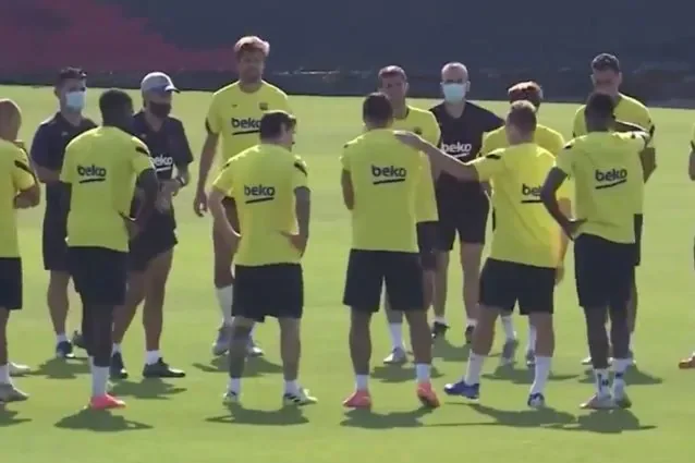 Touching weather, Arthur announces the separation from Barcelona in training.