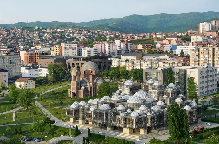 La propaganda va muy lejos: el autor canadiense llama a Kosovo.