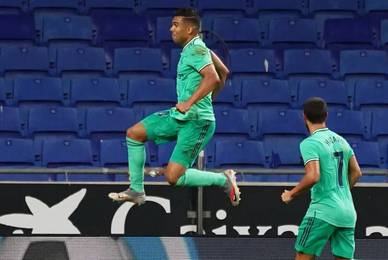 El héroe del partido de Casemiro Real Madrid deja Barcelona atrás