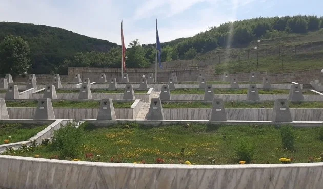 Les survivants de Recak ont des mots graves après l'acte d'accusation mis en garde contre Thaci et Wessel