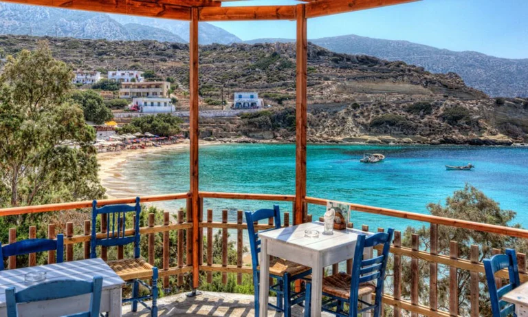 La Grecia solleva restrizioni di viaggio con questi stati