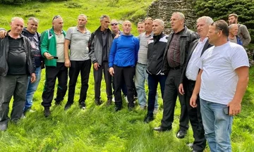Vous quittez Special ? Ramush Haradinaj monte au sommet de Hayle