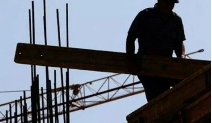 A house wall is torn down, a person dies in Obilic