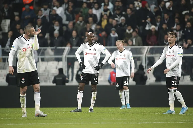 Zwei positive Coronavirus-Spieler mit türkischem Riesen