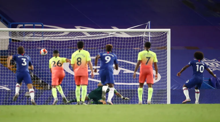 Chelsea stopped Man City, Liverpool declared PL champion after 30 years