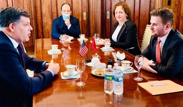 Gent Cakaj rencontre à Washington un représentant U AID, Brock Bierman