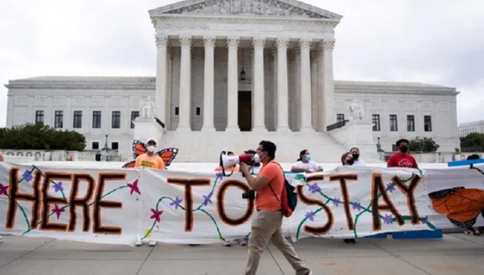 U.S. Supreme Court grants Trump the quick expulsion of asylum seekers