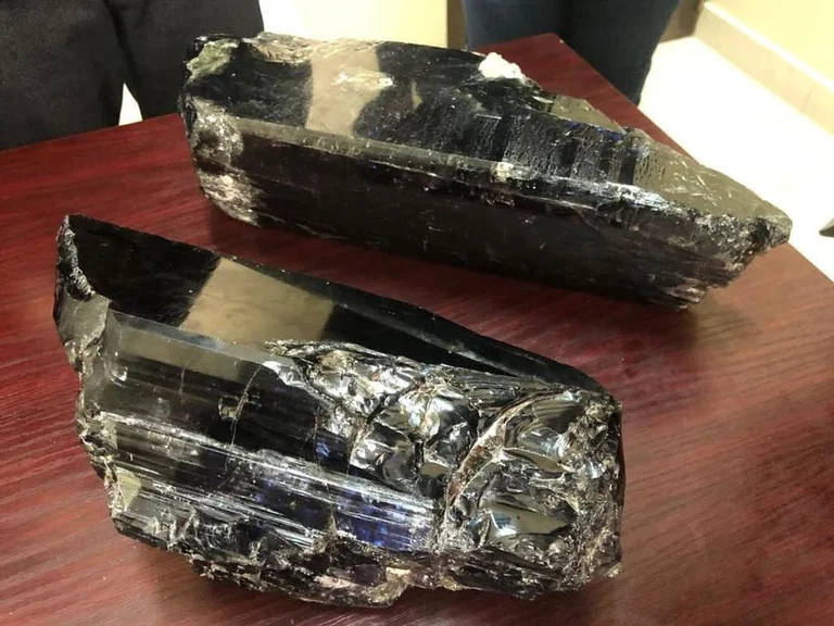 Poor miners find two precious stones, become multi-millionrs overnight