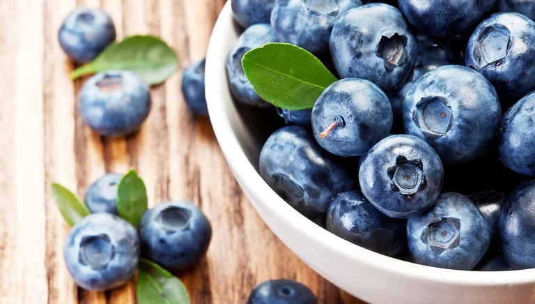 Since it is wine, remember to add these antitamoral fruits to your diet