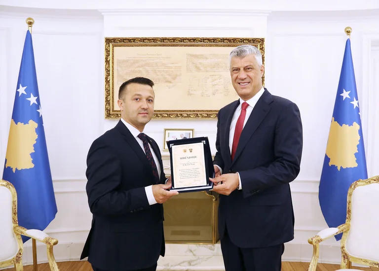 Hashim Thaci desea el Día Nacional egipcio
