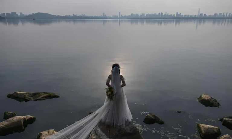 Città cinese con strane idee contro la violenza domestica: Offre la storia delle coppie prima del matrimonio