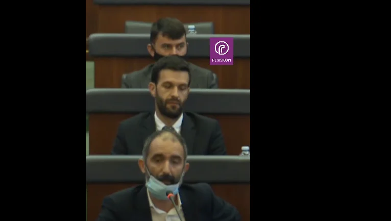 L'affrontement entre l'adjoint du LDK Arben Gashi et Artan Abrashi de VV