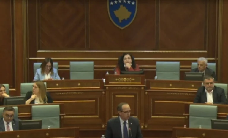 Hoti à l'Assemblée : Je me suis débarrassé de la réciprocité parce que nous sommes un petit pays et nous devons garder les partenaires internationaux.