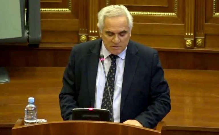 LDK bain: Kurt, comme Thaci, m'a demandé de me rencontrer à 10h pour ne pas voter sur Hoti.