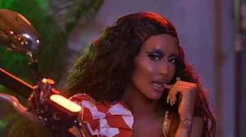 Dafina Zeqiri partage des images du nouveau clip