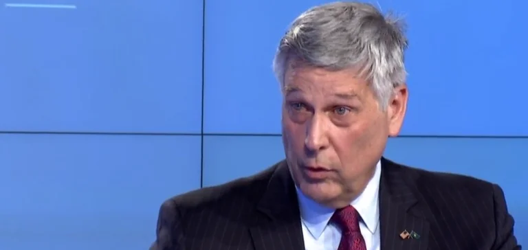 Costett: Les Kosovars devraient craindre les discussions à la Maison Blanche, nous visons ce que vous ciblez