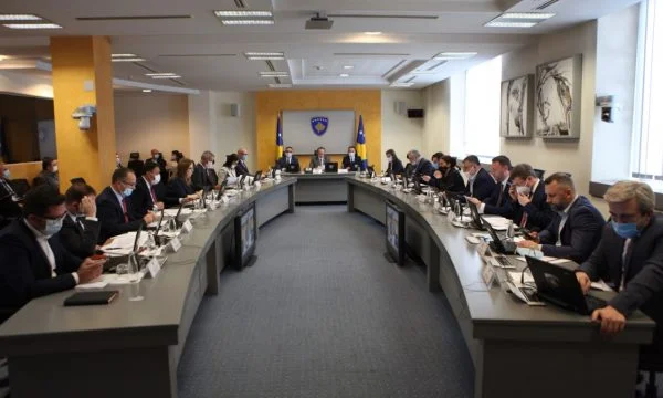 Kryeministri Hoti godet fuqishëm koronavirusin: Formon ekipin anti-Covid19 me 21 anëtarë